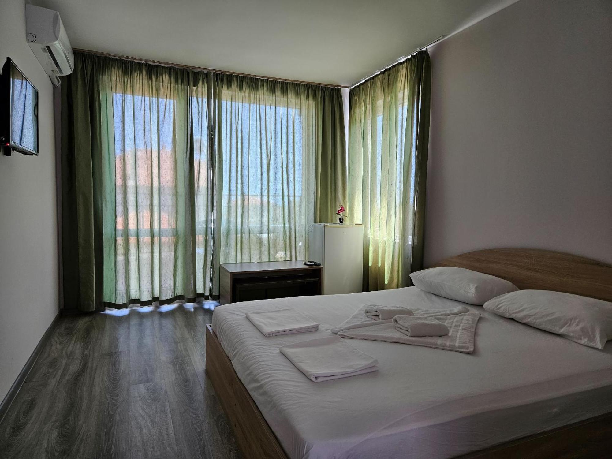 Family House Manolov Hotel Obzor Ngoại thất bức ảnh